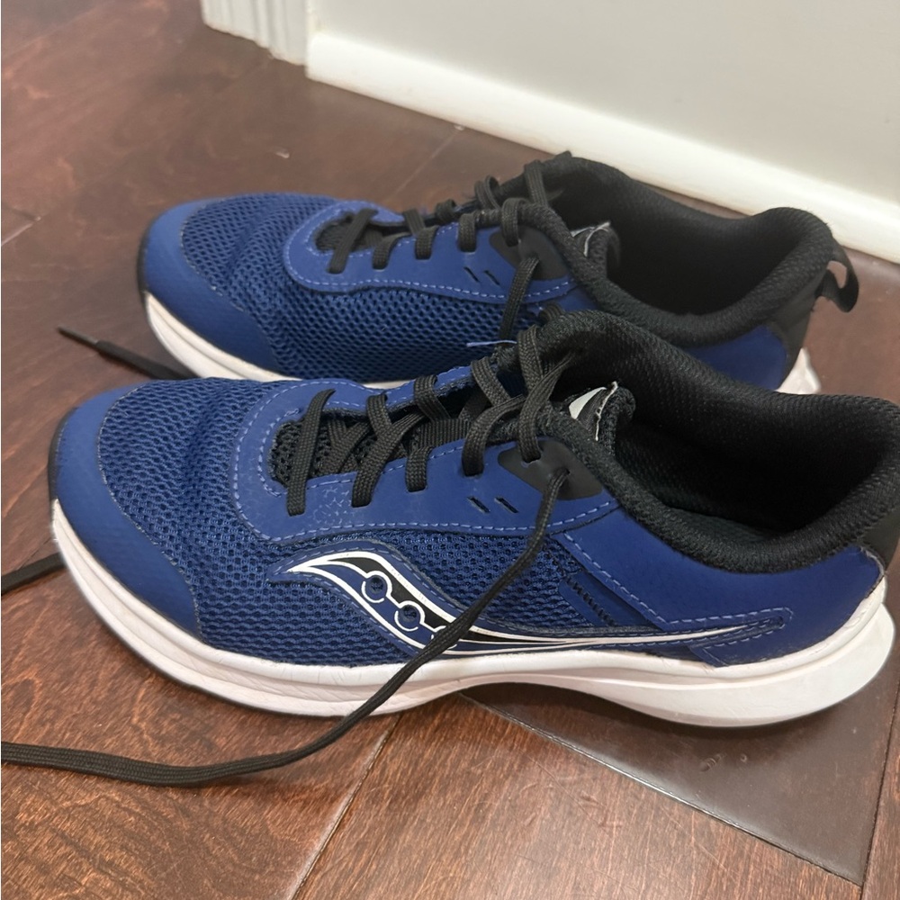 Saucony Boys Tennis Shoes Size 2.5